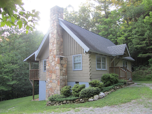 Cable TV, Hot tub, trash pick up, Two queen-size beds includes linens, bathroom shower/tub & two sinks, hairdryer, towels & wash clothes, kitchen includes range, refrigerator, microwave, toaster, coffeemaker | Highland Glade Cabin Rentals | Gatlinburg, TN